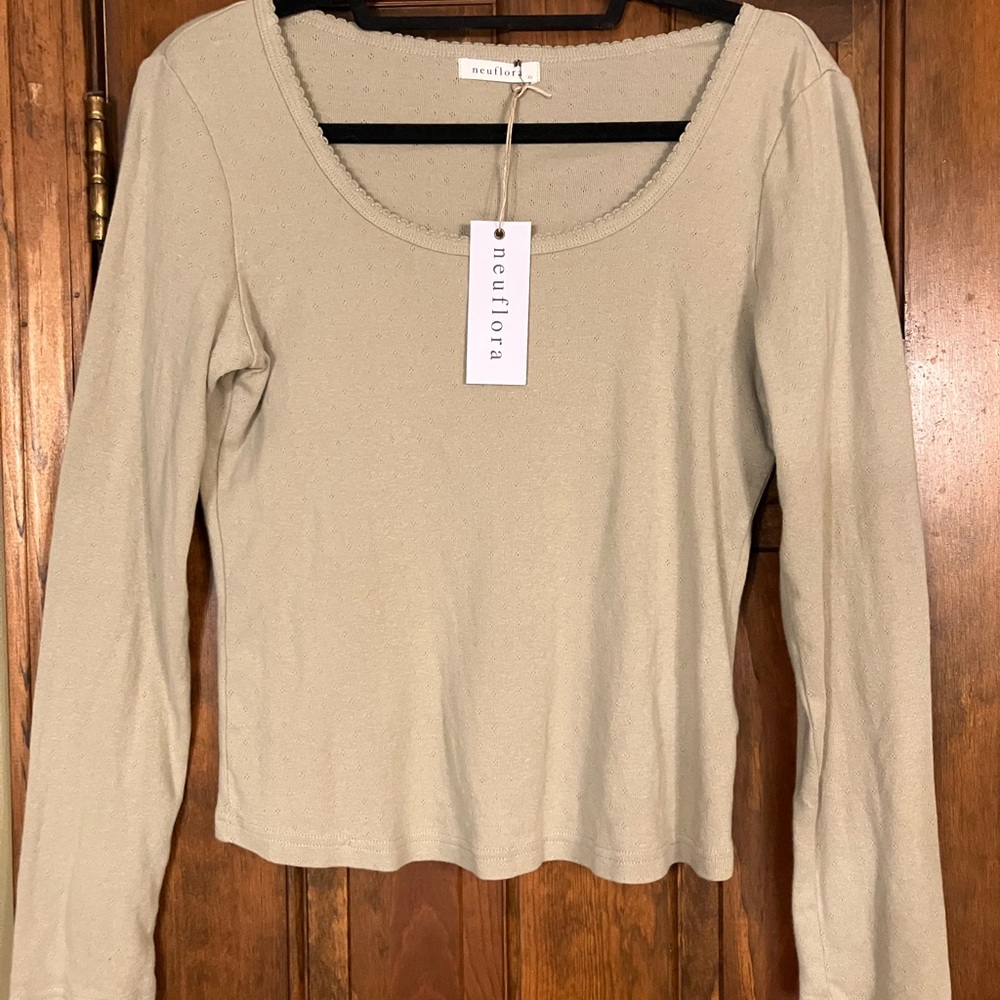 Neuflora Covington top in sage - Picture 5 of 9